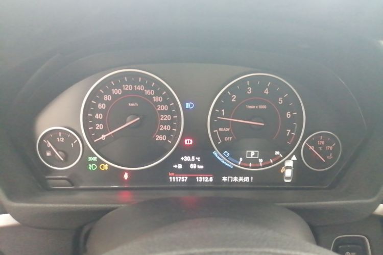 BMW 3 Series 2017 car image #12