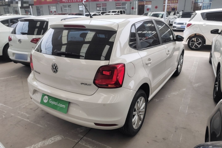 Volkswagen Polo 2016 car image #5