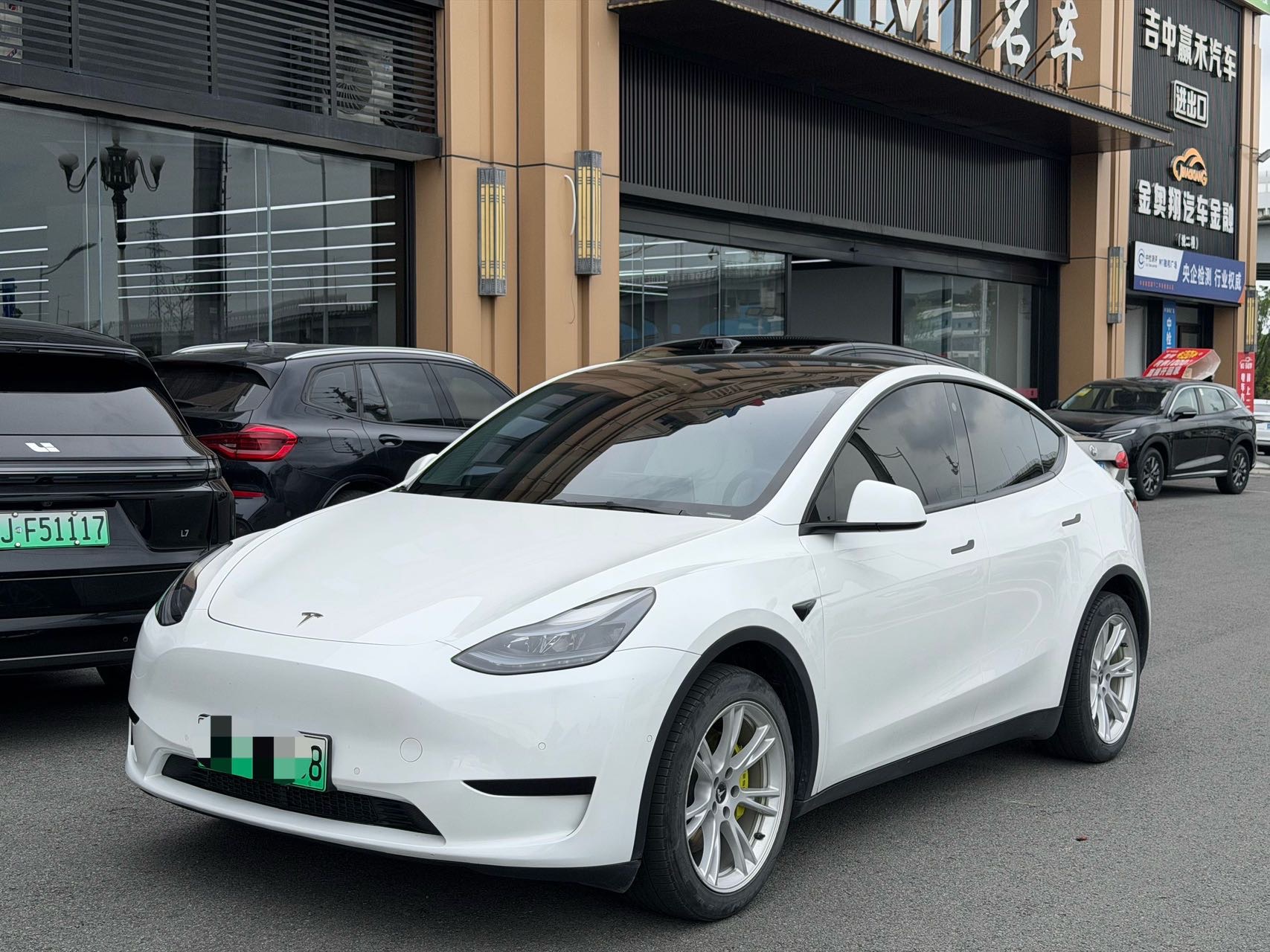 Tesla Model Y 2022 car image 