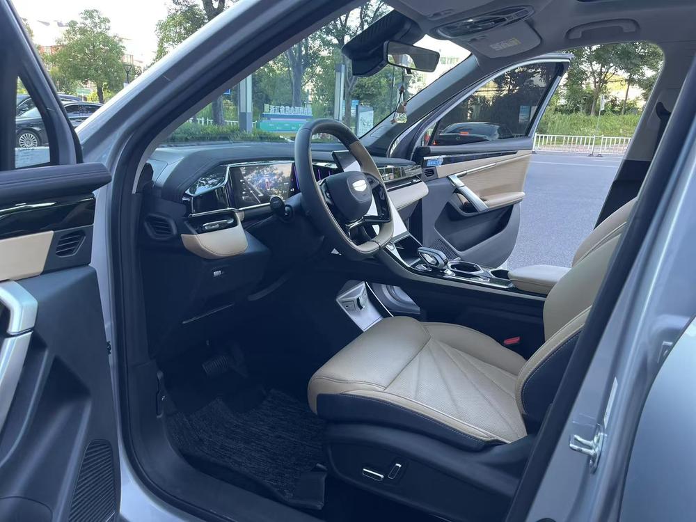 GEELY Boyue L 2024 car image #19