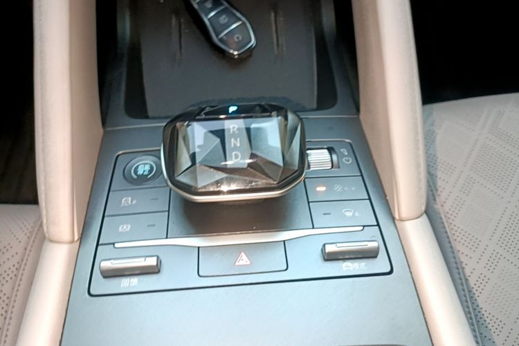 BYD YuanUP 2024 #18 BYD YuanUP 2024 car image #18