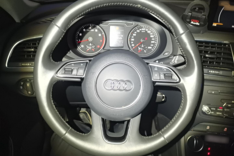 Audi Q3 2018 #11 Audi Q3 2018 car image #11