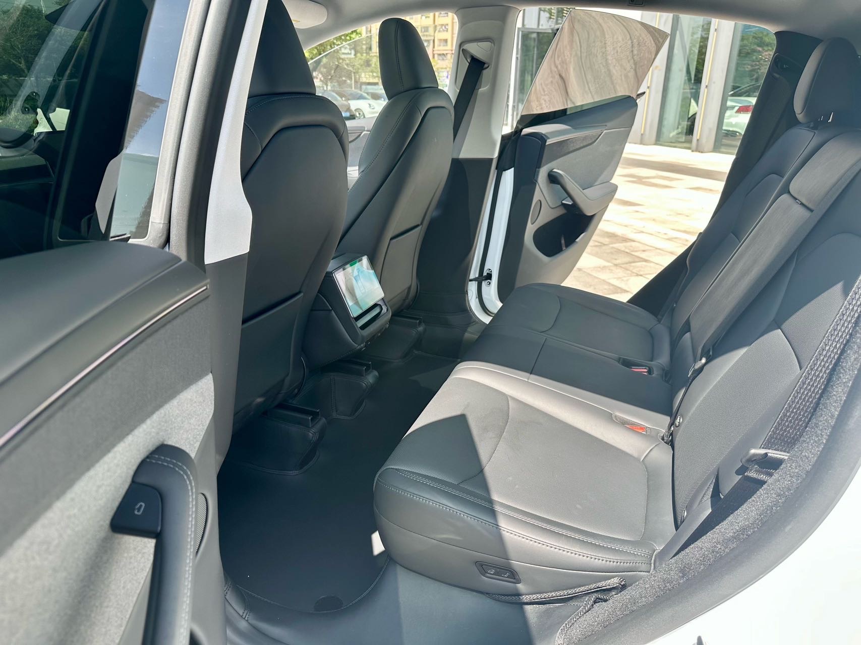Tesla Model Y 2025 #5 Tesla Model Y 2025 immagine di auto #5