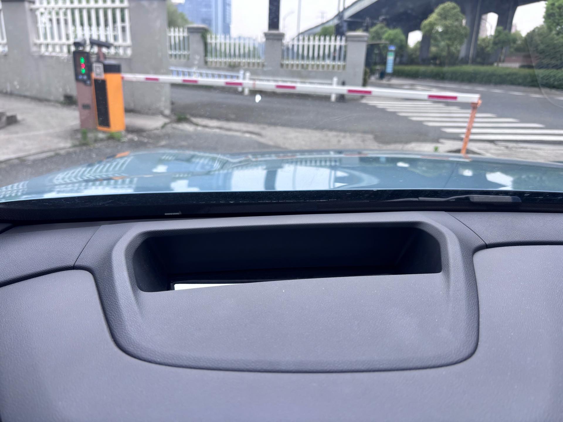 GEELY Boyue L 2025 car image #4