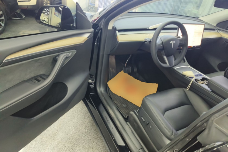 Tesla Model Y 2023 #12 Tesla Model Y 2023 car image #12