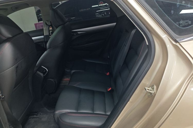 GEELY Binray 2019 car image #13