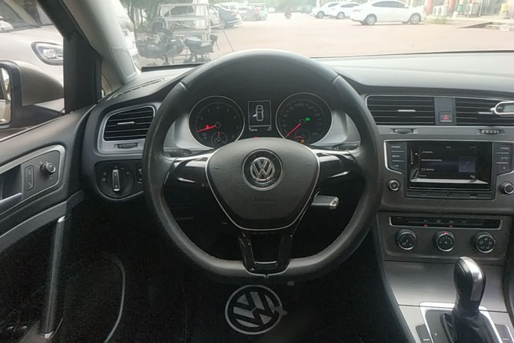Volkswagen Golf 2016 car image #11