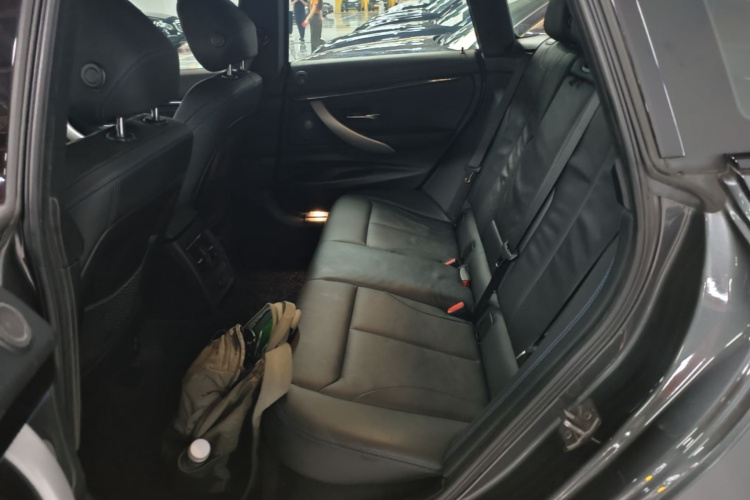 BMW 3 Series GT 2019 #17 BMW 3 Series GT 2019 car image #17