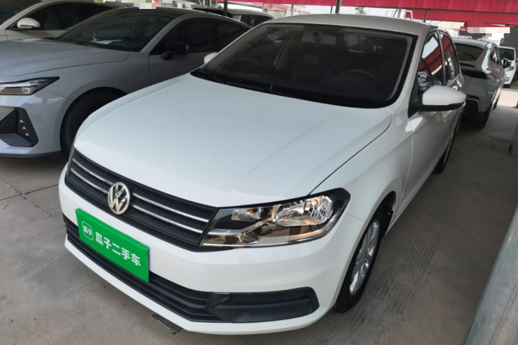 Volkswagen Santana 2018 car image #2