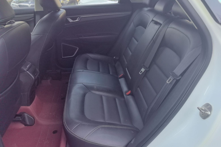 GEELY Emgrand GS 2018 car image #17