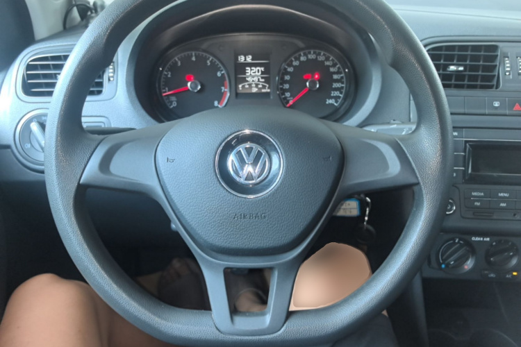 Volkswagen Polo 2016 #15 Volkswagen Polo 2016 car image #15