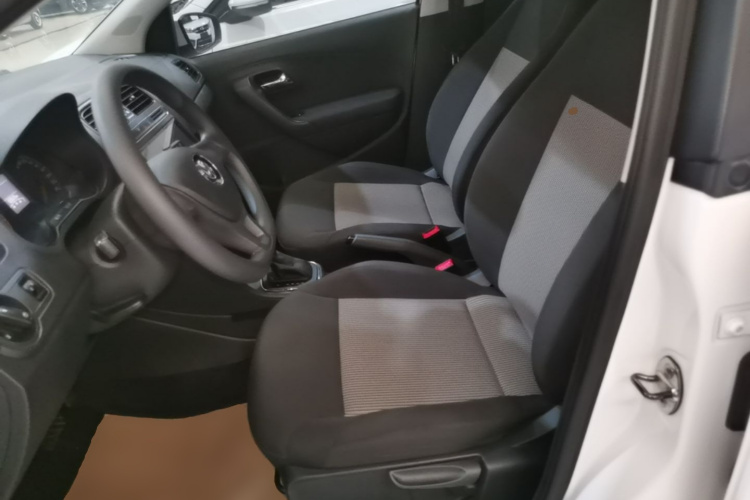 Volkswagen Polo 2019 car image #15