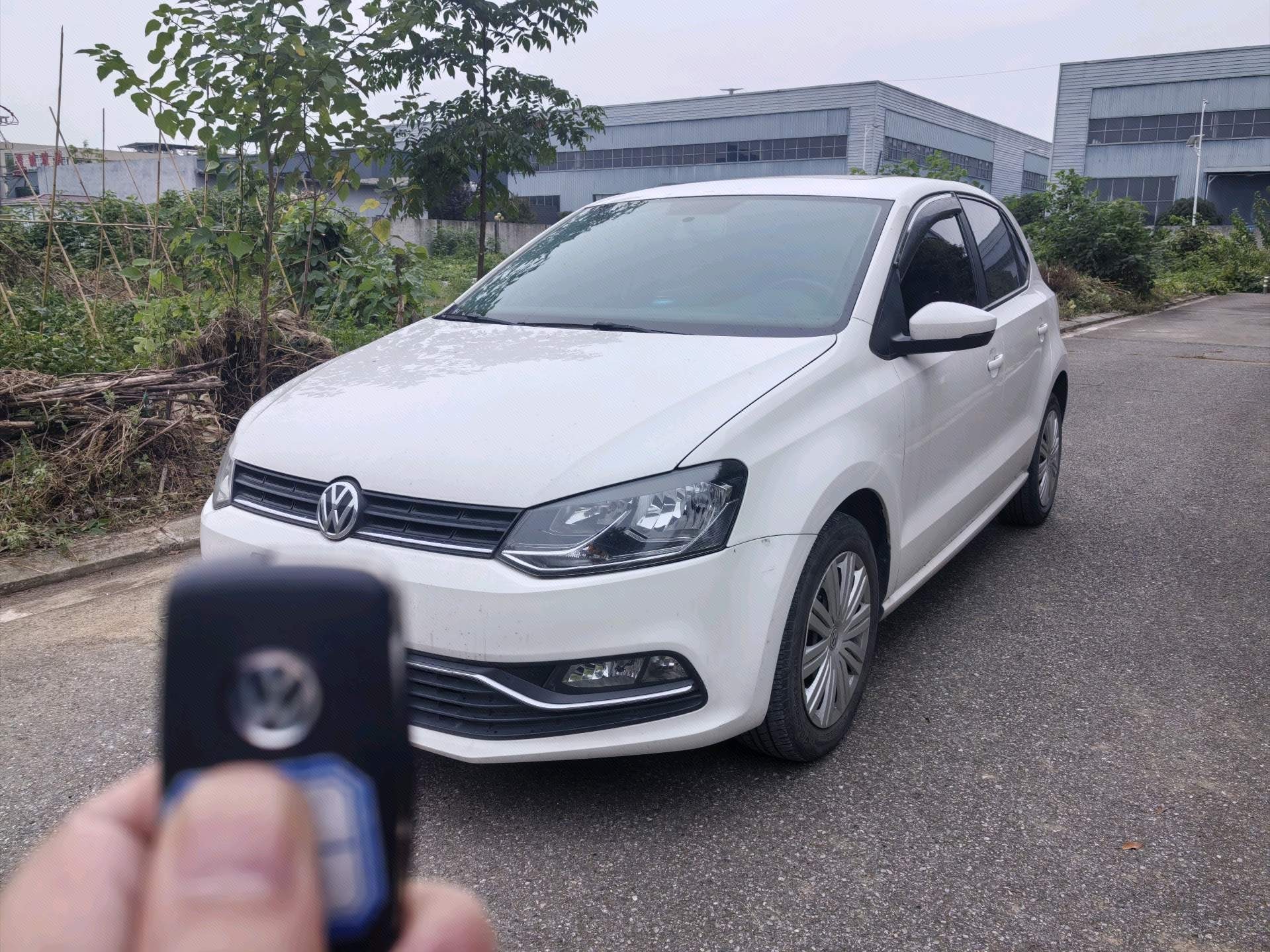 Volkswagen Polo 2017 car image 