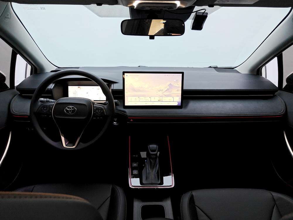 2026 #14 2026 imagen de coche #14