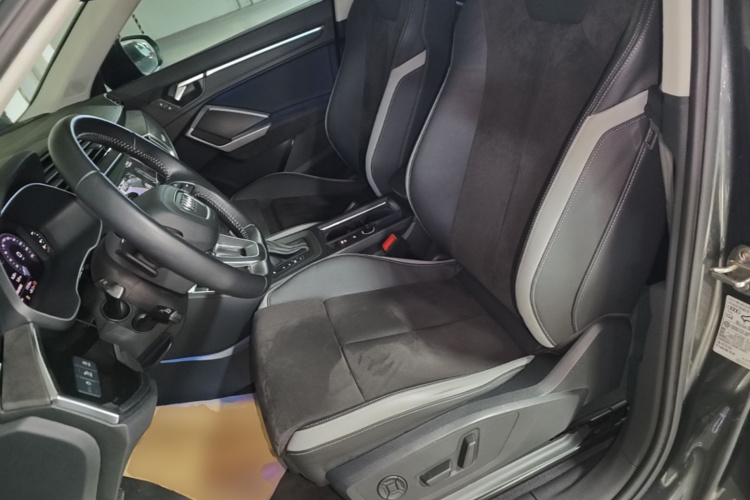 Audi Q3 2019 #15 Audi Q3 2019 car image #15