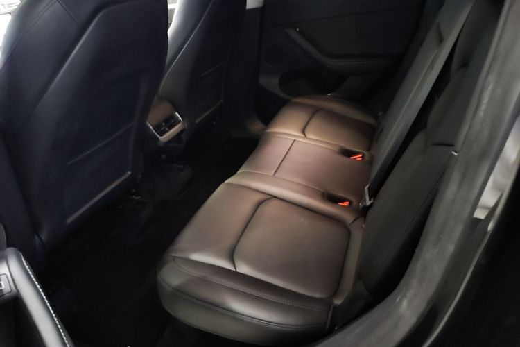 Tesla Model Y 2024 #17 Tesla Model Y 2024 car image #17
