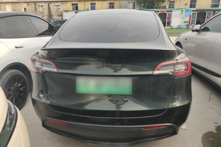 Tesla Model Y 2022 car image #4