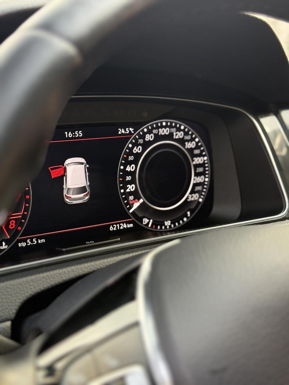 Volkswagen Golf 2020 car image #11