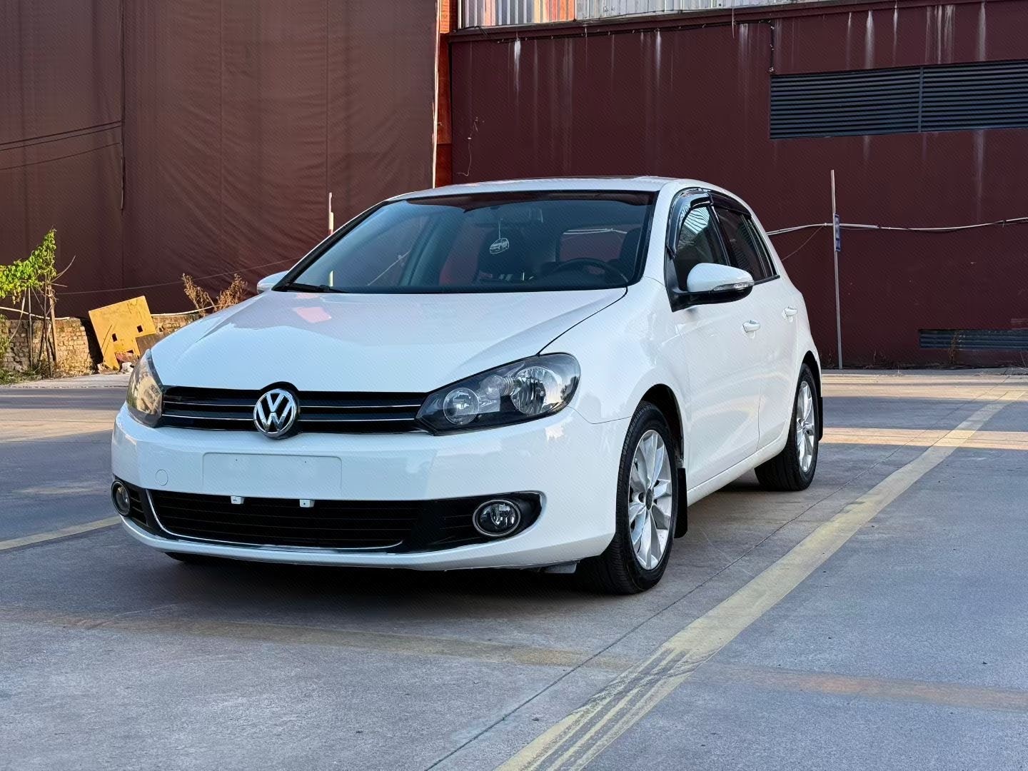 Volkswagen Golf 2011 car image 
