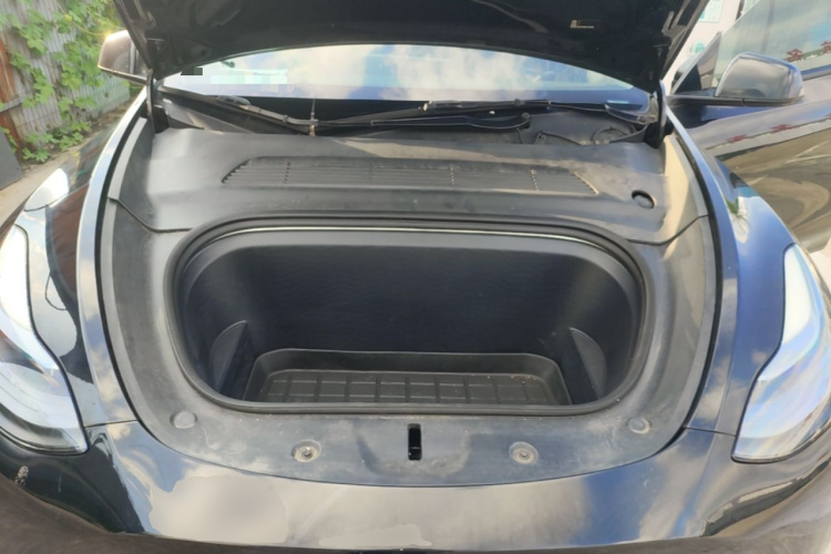 Tesla Model Y 2022 car image #22