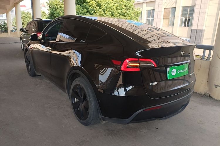 Tesla Model Y 2022 #5 Tesla Model Y 2022 car image #5