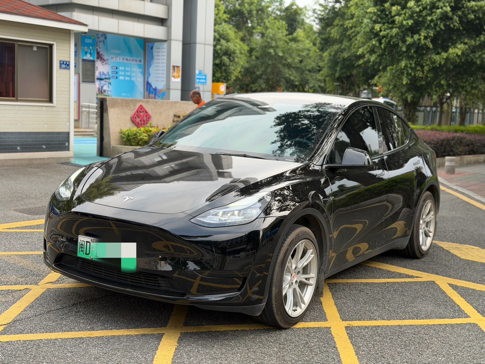 Tesla Model Y 2022 Tesla Model Y 2022 car image