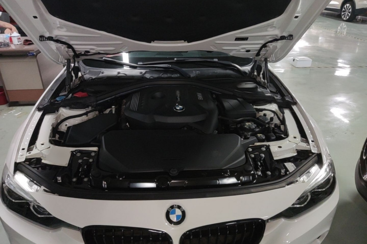 BMW 3 Series 2018 #24 BMW 3 Series 2018 car image #24