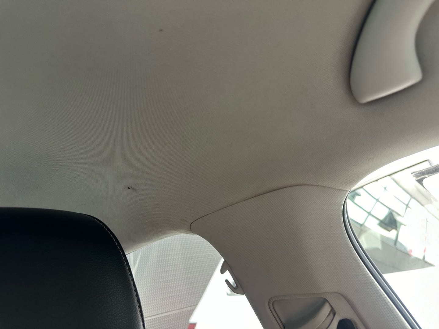 Volkswagen Polo 2015 car image #17