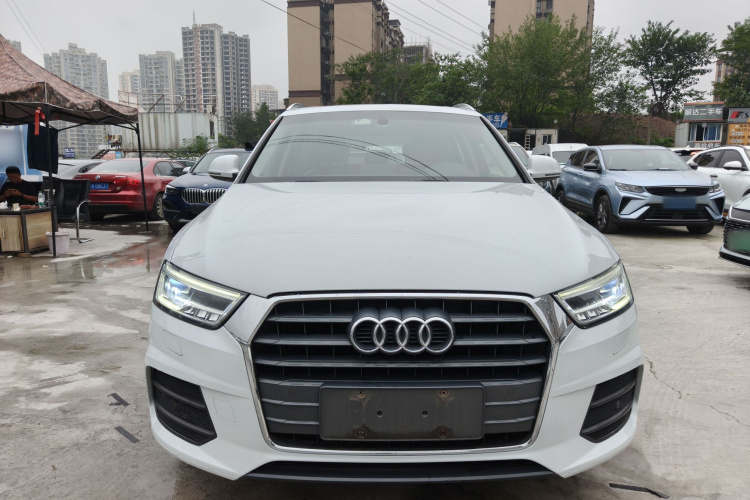 Audi Q3 2018 صورة سيارة #3