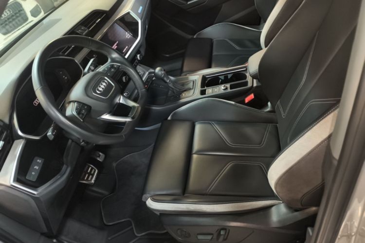 Audi Q3 2024 car image #15