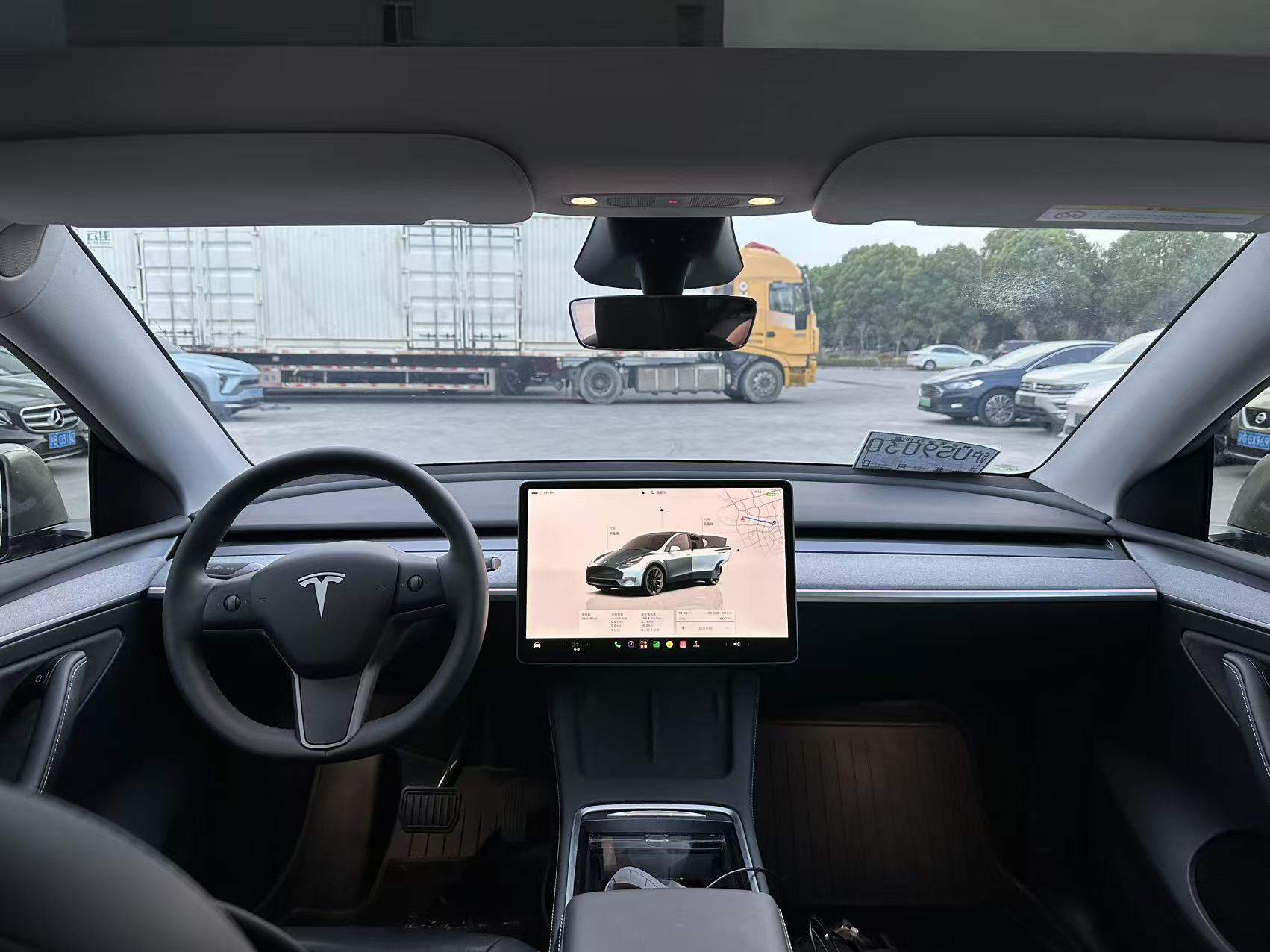 Tesla Model Y 2024 #5 Tesla Model Y 2024 car image #5