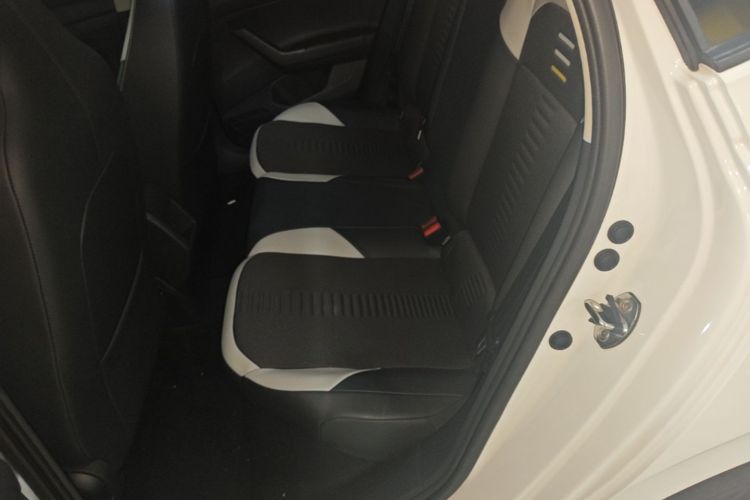 Volkswagen Polo 2023 car image #17