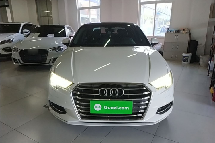 Audi A3 2019 immagine di auto #3