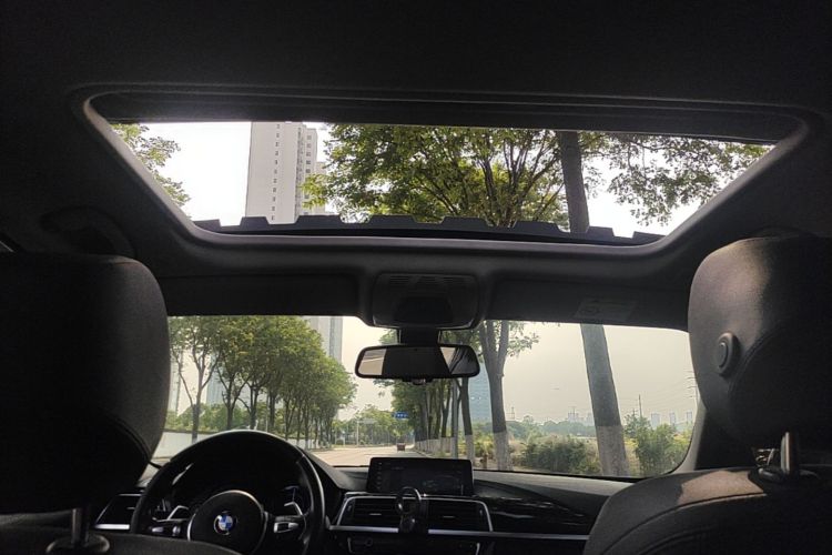 BMW 3 Series 2018 #18 BMW 3 Series 2018 car image #18