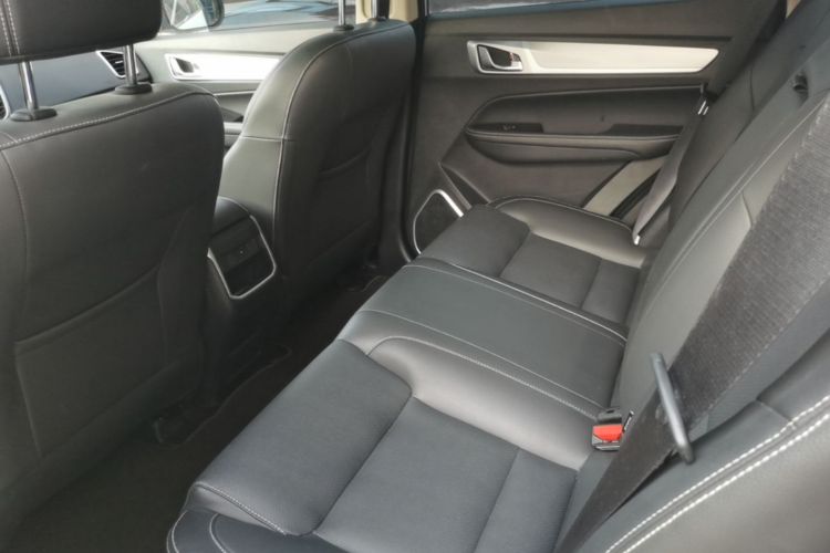 GEELY Vision X6 2019 immagine di auto #17