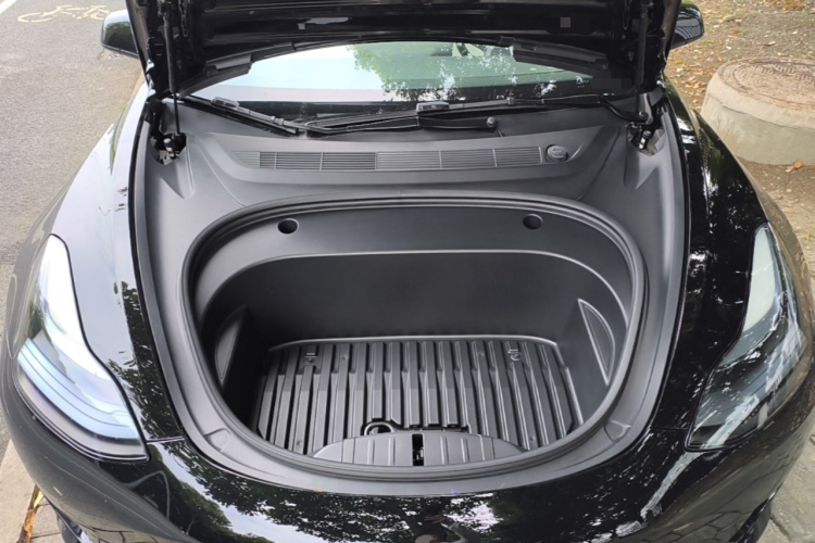 Tesla Model 3 2023 car image #20