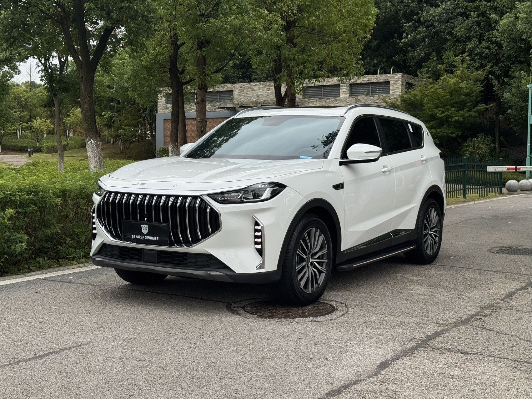 Jetour X70 PLUS 2024 car image 