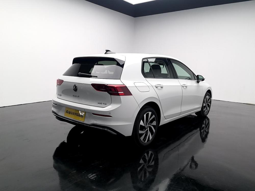 Volkswagen Golf 2026 imagen de coche #7