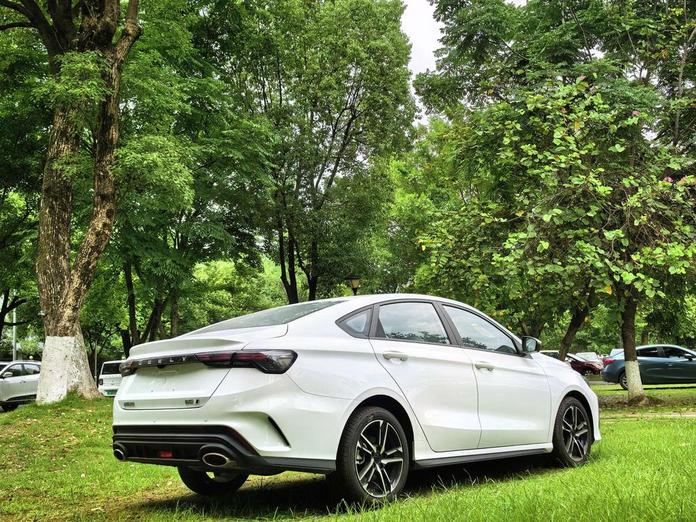 GEELY Binray 2026 #7 GEELY Binray 2026 car image #7