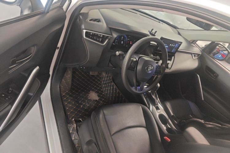 Toyota Corolla Cross 2023 immagine di auto #16