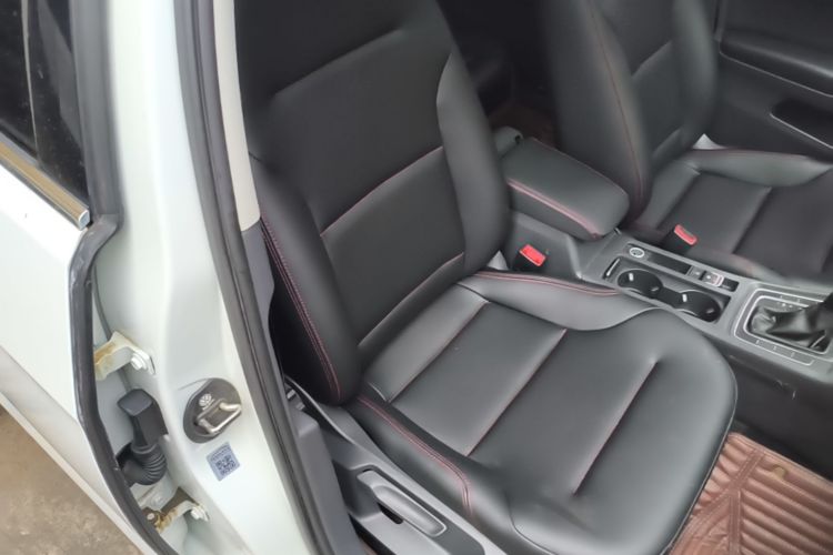 Volkswagen Golf 2016 car image #24