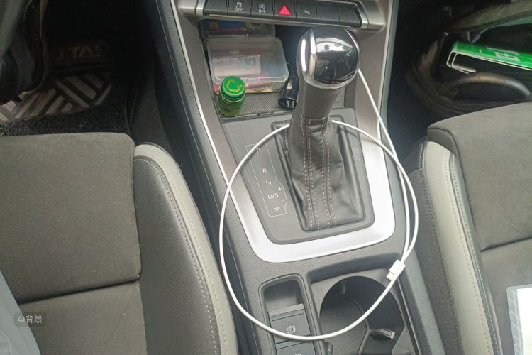 Audi Q3 2020 car image #16