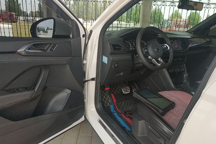 Volkswagen Tharu 2019 car image #16