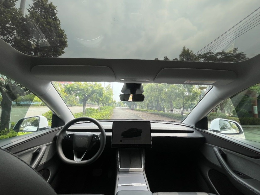 Tesla Model Y 2026 #8 Tesla Model Y 2026 immagine di auto #8