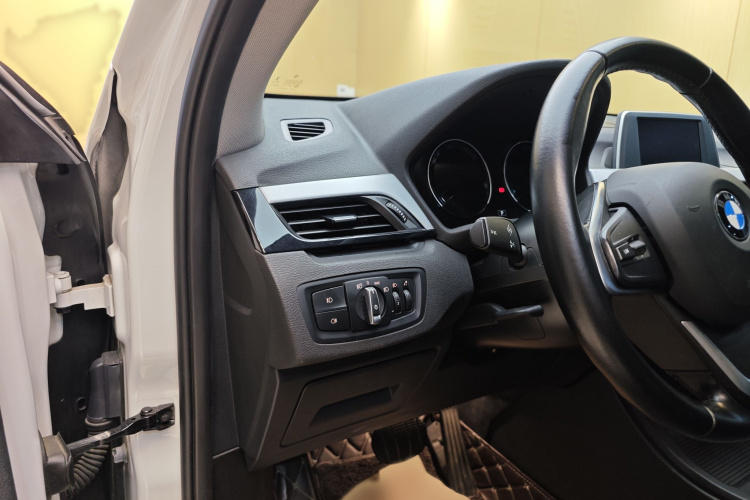 BMW X1 2019 imagen de coche #17