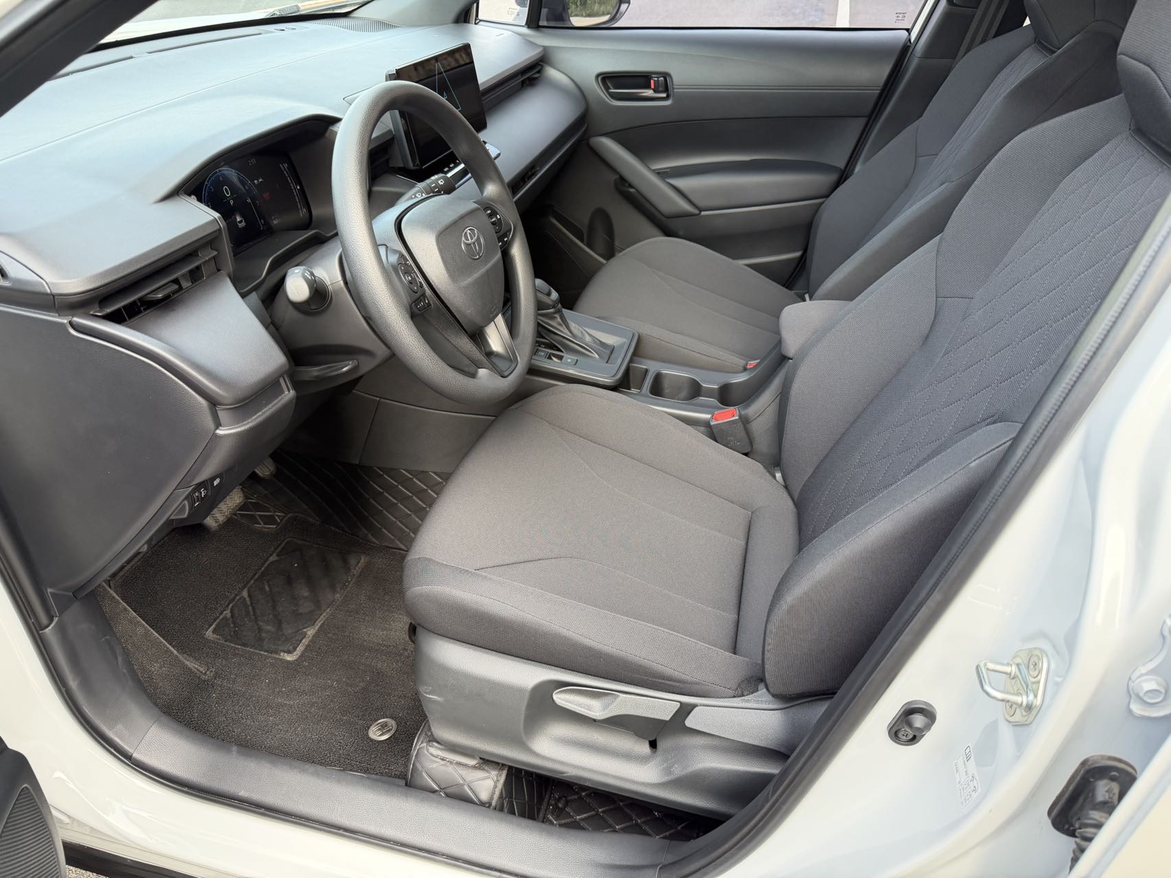 Toyota Corolla Cross 2026 car image #4