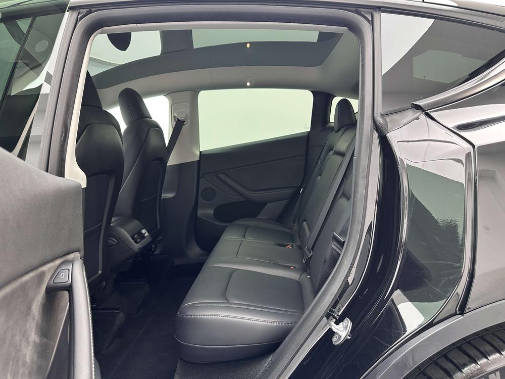 Tesla Model Y 2021 #30 Tesla Model Y 2021 car image #30