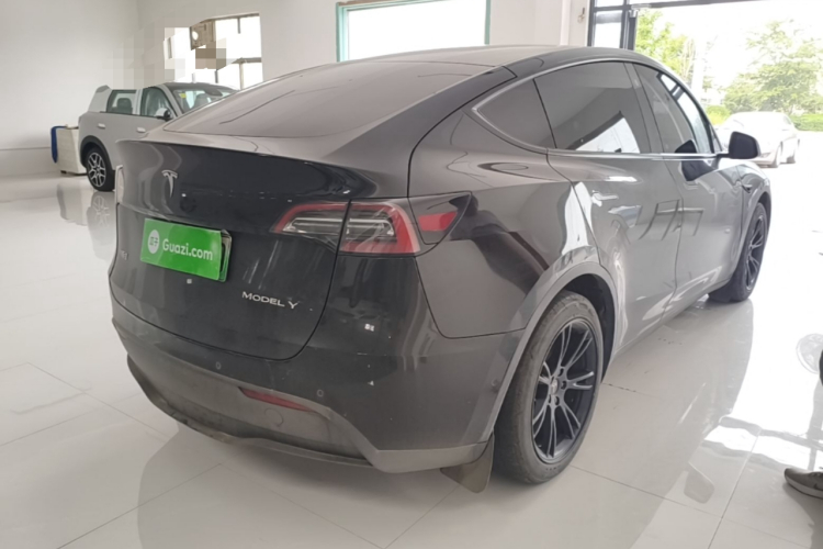 Tesla Model Y 2023 #7 Tesla Model Y 2023 car image #7