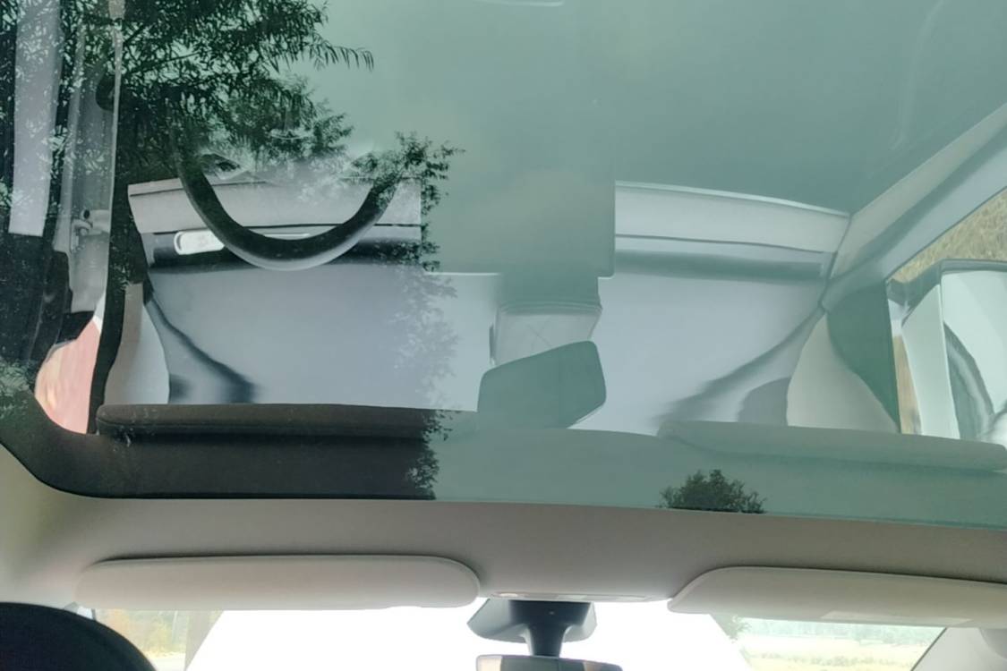 Tesla Model Y 2024 car image #9