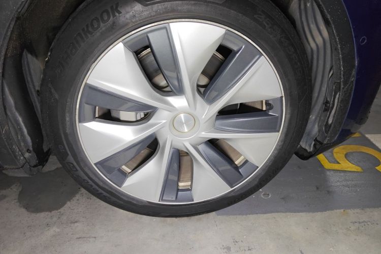 Tesla Model Y 2021 #6 Tesla Model Y 2021 car image #6